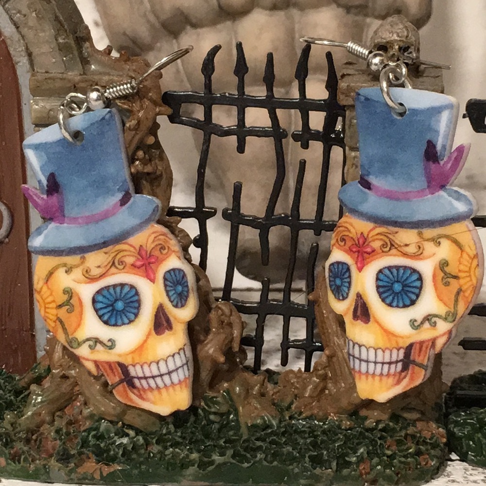 Skull Acrylic Earrings - Picture 5 of 8